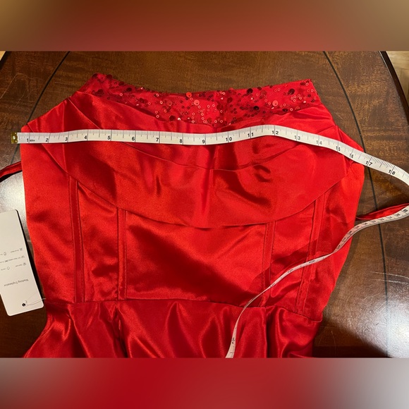 Bridesmaids/ Prom/ Formal long dress. Red satin strapless, side slit, bra cups 6 - Picture 14 of 16